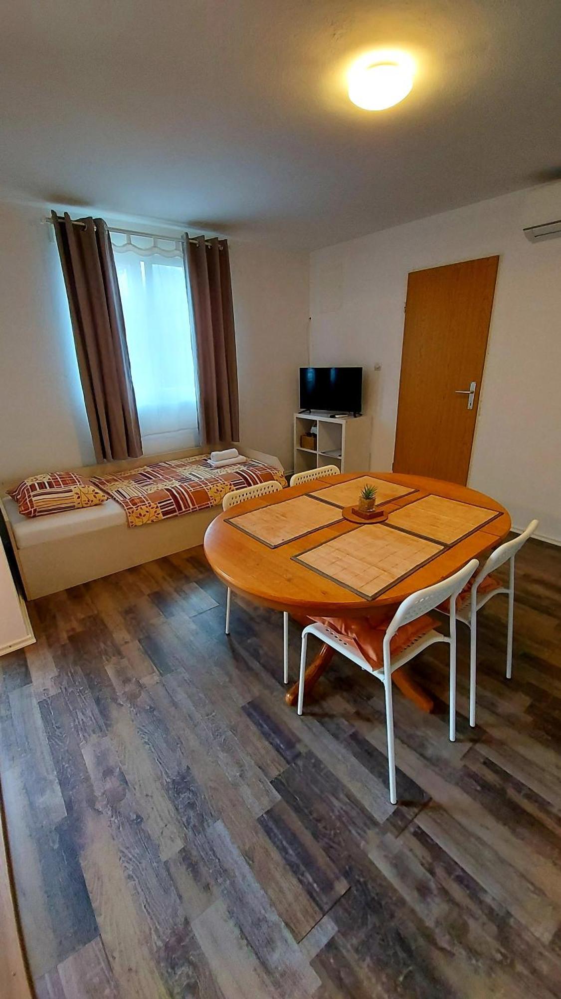 House Mesic Appartement Smoljanac Kamer foto